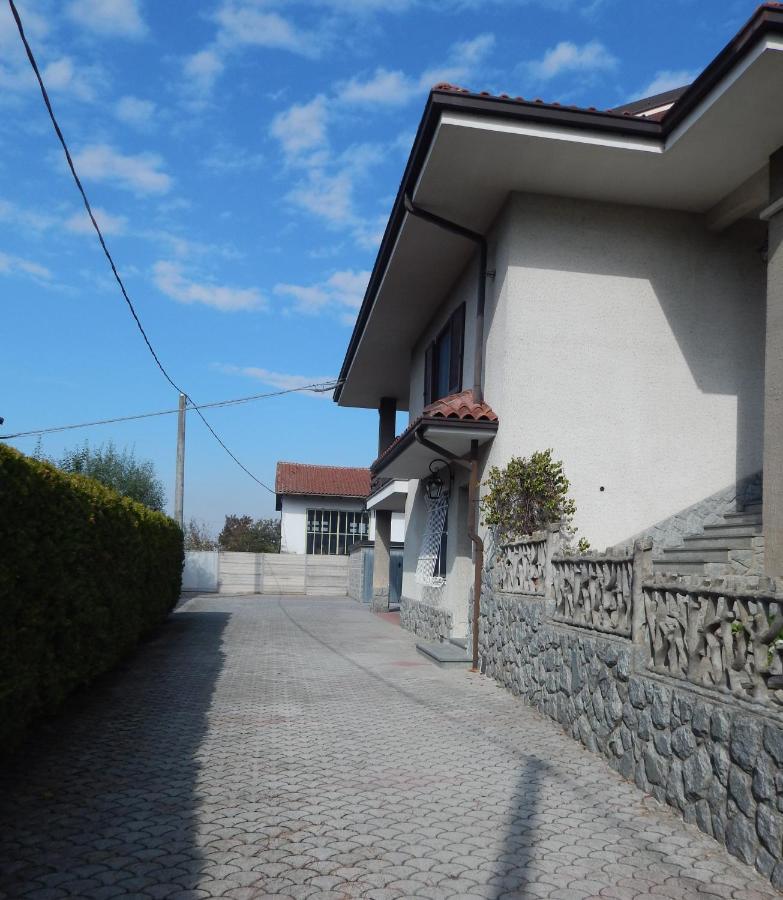 Amo' Le Langhe Panzió Narzole Kültér fotó